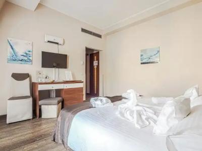 Holiday Beach Budapest Wellness with Sauna Park - 51