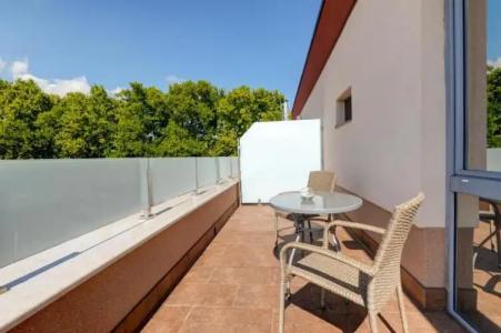 Holiday Beach Budapest Wellness with Sauna Park - 22