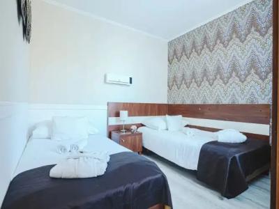 Holiday Beach Budapest Wellness with Sauna Park - 82