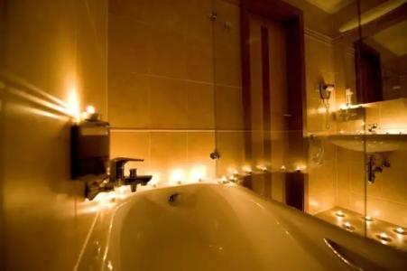 Holiday Beach Budapest Wellness with Sauna Park - 81