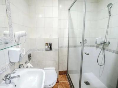 Holiday Beach Budapest Wellness with Sauna Park - 55