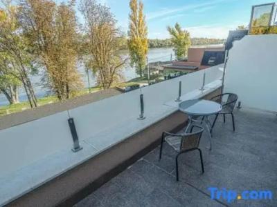 Holiday Beach Budapest Wellness with Sauna Park - 76