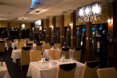 Holiday Beach Budapest Wellness with Sauna Park - 28