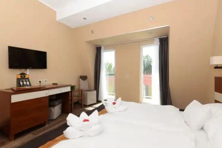 Holiday Beach Budapest Wellness with Sauna Park - 3