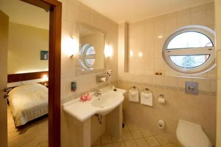 Holiday Beach Budapest Wellness with Sauna Park - 37