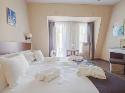 Holiday Beach Budapest Wellness with Sauna Park - 50