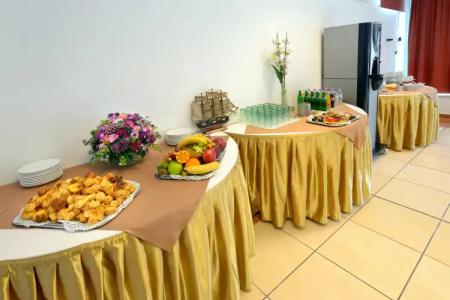 Holiday Beach Budapest Wellness with Sauna Park - 8