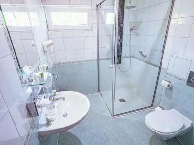 Holiday Beach Budapest Wellness with Sauna Park - 67