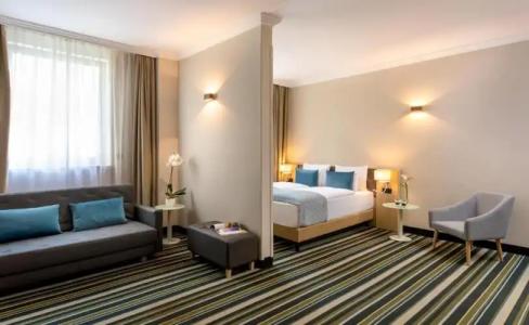 Leonardo Budapest - 35