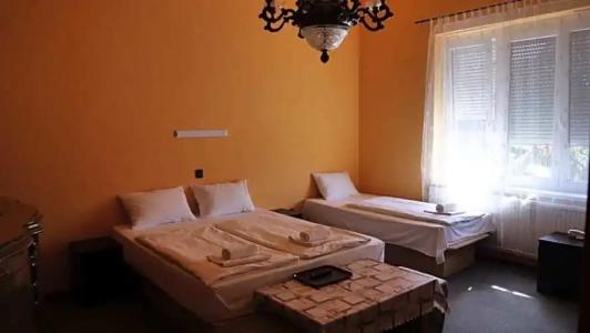 Attila Budapest - 41