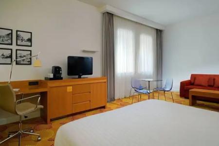 Courtyard by Marriott Budapest City Center - 51