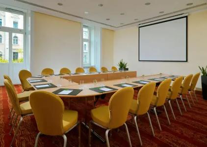 Courtyard by Marriott Budapest City Center - 6