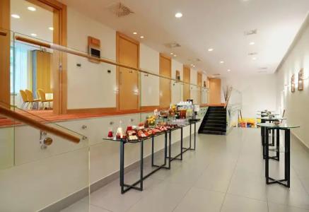 Courtyard by Marriott Budapest City Center - 30