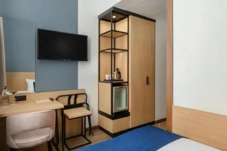 Bristol Budapest - 9