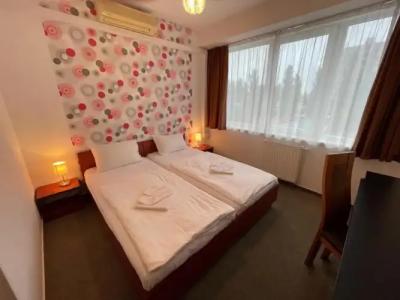 Canada Budapest - 54