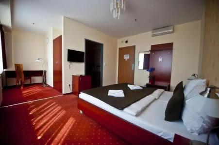 Canada Budapest - 50