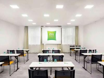 Ibis Styles Budapest City - 14