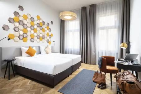 The Three Corners Art Superior - 0