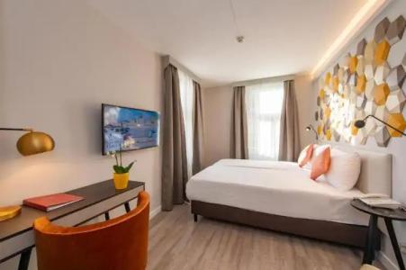 The Three Corners Art Superior - 29