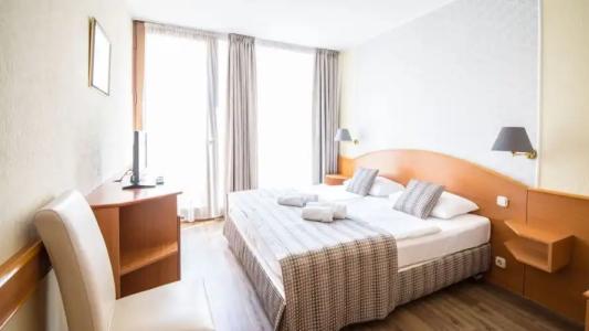 Orion Várkert - 100