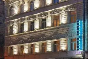 Atrium Fashion Hotel