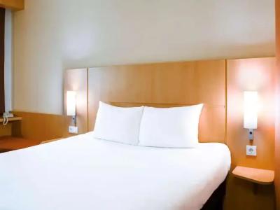 Ibis Gyor - 48