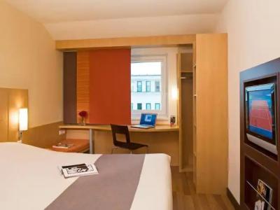 Ibis Gyor - 27