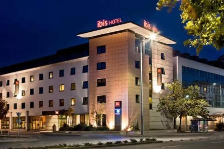 Ibis Gyor - 23