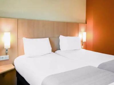 Ibis Gyor - 5