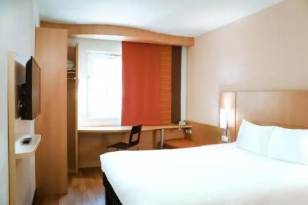 Ibis Gyor - 29