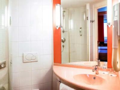 Ibis Gyor - 47