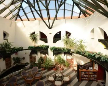 Janus Boutique & Spa - 9