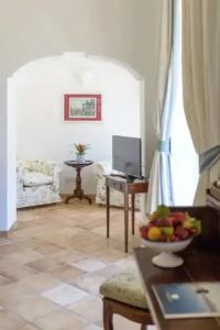 Caesar Augustus - 63