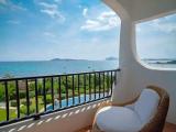 5 Bedrooms Villa seafront