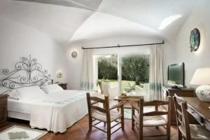 Hotel La Rocca Resort & Spa, Baja Sardinia