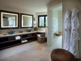 2 Bedrooms Villa seafront