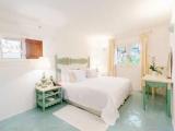 Suite with garden view