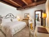 2 Bedrooms Suite with balcony and seafront