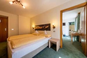 Hotel Dolomiti, La Villa