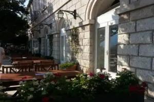 Stanica B&B, Herceg Novi