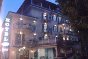 Hotel «Azalea», Baveno