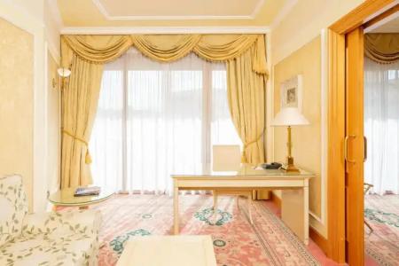 Royal Carlton - 120