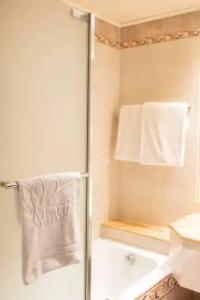 Royal Carlton - 105