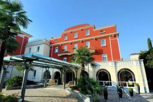 Hotel Master, Brescia