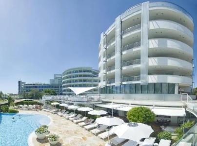 Premier & Suites - Premier Resort - 17