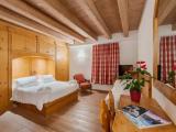 Deluxe Triple room with mountain view