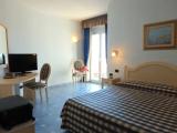 Classic Triple room with sea view