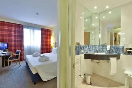 Best Western Palace Inn - 76