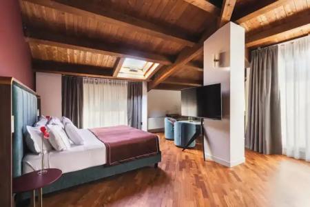 Mercure Ferrara - 90