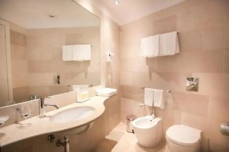 Isola Sacra Rome Airport - 52